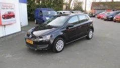 Zwart, metallic lak Gebruikt 2014 VW Polo Edition Hatchback | € 7.295 (Eerlijke prijs)