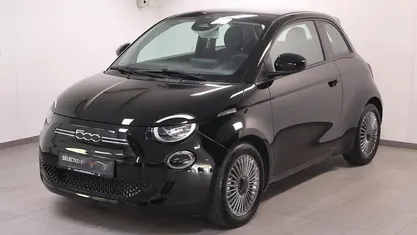 Occasion 2023 Fiat 500e Icon Hatchback | € 16.294 (Eerlijke prijs)