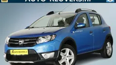 Blauw Gebruikt 2013 Dacia Sandero Lauréate Hatchback | € 6.900 (Eerlijke prijs)