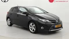 Zwart Gebruikt 2013 Toyota Auris Hybrid Hatchback | € 15.999 (Eerlijke prijs)