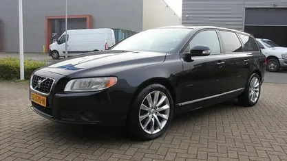 Zwart Occasion 2007 Volvo V70 Momentum Stationwagen | € 5.350 (Goede deal)