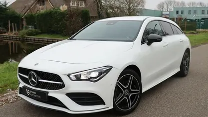 Wit Gebruikt 2021 Mercedes CLA250 Shooting Brake AMG Stationwagen | € 27.995 (Super prijs)