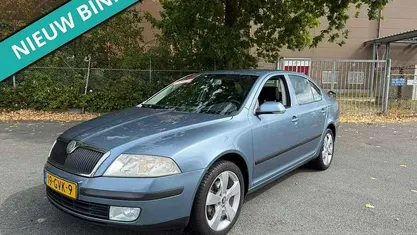 Blauw Occasion 2008 Skoda Octavia Elegance Hatchback | € 2.499 (Eerlijke prijs)