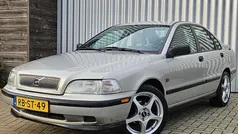 Grijs Gebruikt 1997 Volvo S40 Sedan | € 2.950 (Eerlijke prijs)