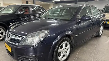 Blauw (metallic) Occasion 2006 Opel Vectra GTS Business Hatchback | € 1.750 (Eerlijke prijs)