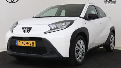 Wit Occasion 2022 Toyota Aygo X Play SUV | € 18.245 (Eerlijke prijs)
