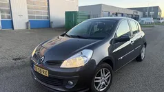Grijs Gebruikt 2005 Renault Clio R.S. Hatchback | € 2.299 (Eerlijke prijs)