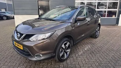 Bruin Gebruikt 2016 Nissan Qashqai N-Connecta SUV | € 14.450 (Eerlijke prijs)
