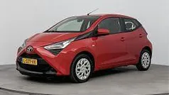 Rood Gebruikt 2021 Toyota Aygo X-play Hatchback | € 10.945 (Eerlijke prijs)