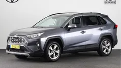 Ash grey metallic (donker grijs metallic) Gebruikt 2020 Toyota RAV4 SUV | € 25.445 (Eerlijke prijs)