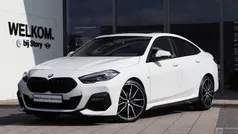 Wit, metallic lak Gebruikt 2023 BMW 218 Shadowline Coupé | € 34.950 (Eerlijke prijs)