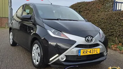Gebruikt 2018 Toyota Aygo X-play Hatchback | € 8.999 (Eerlijke prijs)
