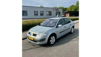 Occasion Renault Mégane II Dynamique 113 PK (83 kW) 2003 Grijs Sedan