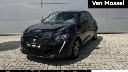 Occasion Peugeot e-208 Allure 100 kW (136 PK) 2023 Zwart Hatchback