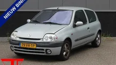 Gebruikt 2000 Renault Clio II Hatchback | € 875 (Eerlijke prijs)