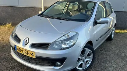 Grijs Occasion 2008 Renault Clio GrandTour Stationwagen | € 1.950 (Goede deal)