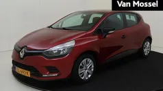 Rouge intense npk Gebruikt 2019 Renault Clio IV Life Hatchback | € 8.940 (Super prijs)