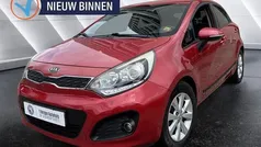 Rood Gebruikt 2012 Kia Rio Hatchback | € 6.490 (Eerlijke prijs)