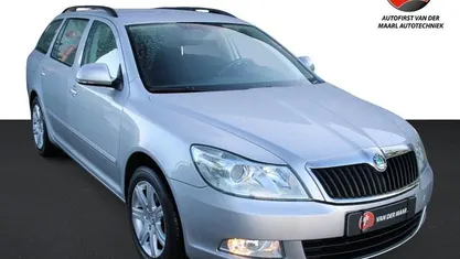 Grijs Gebruikt 2011 Skoda Octavia Ambition Stationwagen | € 6.700 (Goede deal)