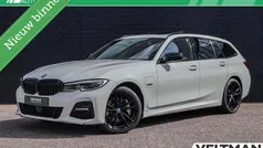 Wit Gebruikt 2022 BMW 330e M Sport Stationwagen | € 30.795 (Super prijs)