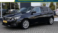 Zwart Gebruikt 2021 Peugeot 308 Premium Hatchback | € 17.435 (Eerlijke prijs)