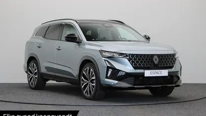 Gebruikt 2025 Renault Espace Iconic SUV | € 51.945 (Eerlijke prijs)