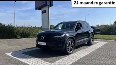 Zwart, metallic lak Gebruikt 2021 Volvo XC40 R-Design SUV | € 32.940 (Eerlijke prijs)