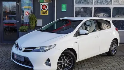 Occasion Toyota Auris Executive 99 PK (72 kW) 2015 Wit Hatchback