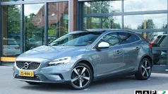 Grijs Gebruikt 2019 Volvo V40 R-Design Stationwagen | € 20.994 (Eerlijke prijs)