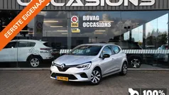 Grijs Gebruikt 2022 Renault Clio V Equilibre Hatchback | € 14.950 (Eerlijke prijs)