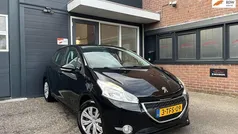 Zwart Gebruikt 2014 Peugeot 208 Envy Hatchback | € 6.499 (Eerlijke prijs)