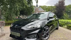 Zwart Gebruikt 2019 Ford Focus ST-Line Stationwagen | € 11.744 (Eerlijke prijs)