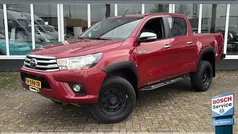 Rood (metallic) Gebruikt 2016 Toyota HiLux Pickup | € 23.945 (Goede deal)