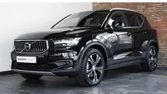 Zwart Gebruikt 2022 Volvo XC40 Inscription SUV | € 36.950 (Goede deal)