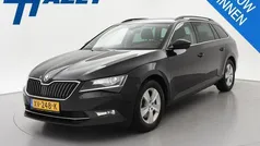 Zwart Gebruikt 2018 Skoda Superb Stationwagen | € 17.450 (Eerlijke prijs)
