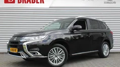 Zwart Gebruikt 2020 Mitsubishi Outlander P-HEV Intense+ SUV | € 25.817 (Eerlijke prijs)