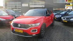 Rood Gebruikt 2019 VW T-Roc Business SUV | € 21.940 (Eerlijke prijs)