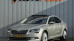 Geel Gebruikt 2017 Skoda Superb Business Line Hatchback | € 11.249 (Eerlijke prijs)
