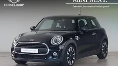 Midnight black (zwart metallic) Gebruikt 2020 Mini ONE Pepper Hatchback | € 19.250 (Eerlijke prijs)
