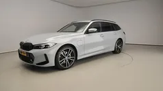 Grijs Gebruikt 2024 BMW 330 M Sport Stationwagen | € 42.900 (Goede deal)