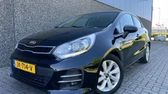 Zwart Gebruikt 2016 Kia Rio Hatchback | € 9.495 (Eerlijke prijs)