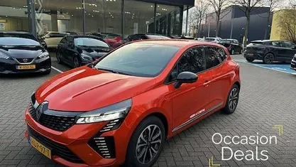 Gebruikt 2025 Renault Clio V Esprit Alpine Hatchback | € 23.945 (Eerlijke prijs)