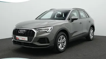 Grijs (metallic) Gebruikt 2024 Audi Q3 Business SUV | € 40.900 (Eerlijke prijs)