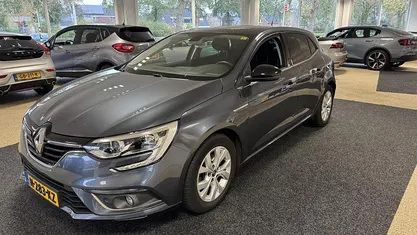 Occasion Renault Mégane IV LIMITED 141 PK (103 kW) 2019 Hatchback