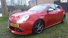 Rood Gebruikt 2010 Alfa Romeo Giulietta Distinctive Hatchback | € 5.999 (Eerlijke prijs)