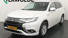 Wit Gebruikt 2020 Mitsubishi Outlander P-HEV SUV | € 23.840 (Eerlijke prijs)