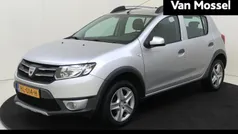 Gebruikt 2015 Dacia Sandero Lauréate Hatchback | € 8.940 (Eerlijke prijs)
