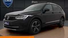 Zwart Gebruikt 2023 VW Tiguan Life SUV | € 35.950 (Eerlijke prijs)