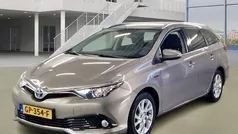 Bruin (metallic) Gebruikt 2015 Toyota Auris Touring Sports Stationwagen | € 11.985 (Eerlijke prijs)