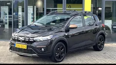 Zwart Gebruikt 2024 Dacia Sandero Extreme Hatchback | € 20.835 (Eerlijke prijs)